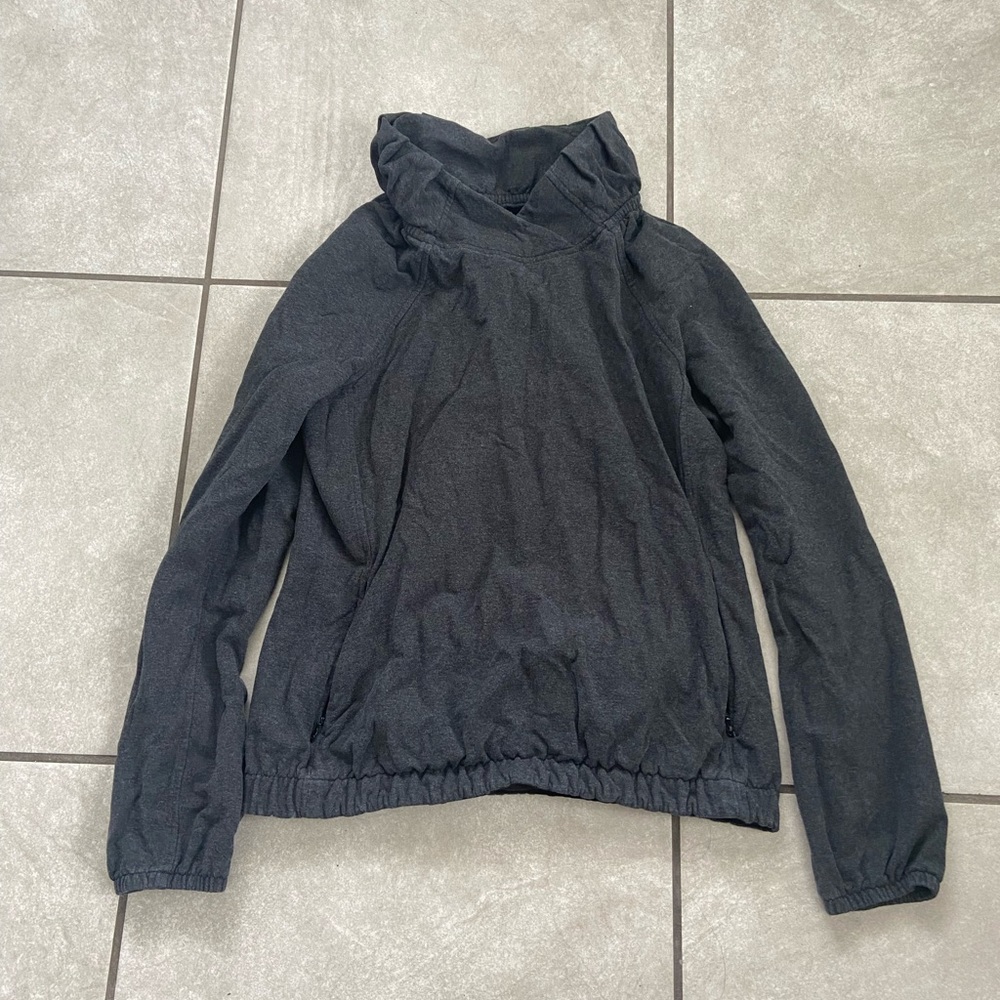 Lululemon Grey Women’s Sweatshirt